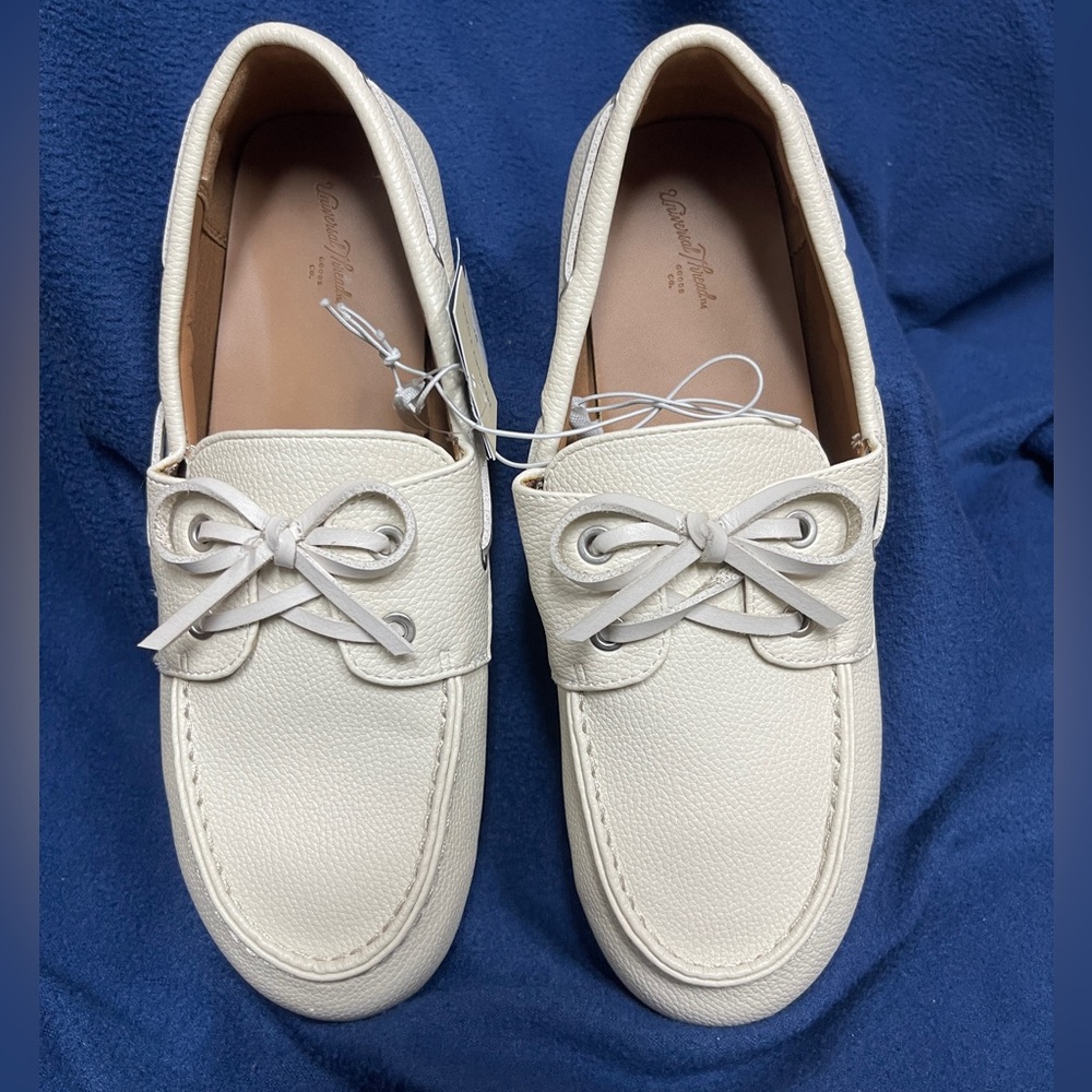 NWT Universal Thread Women’s Shoes Sz 9.5 Boat Loafer Moc Toe Memory Foam